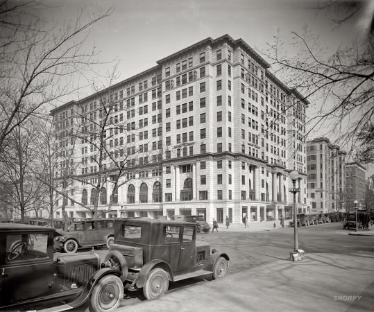 Photo showing: Investment Building: 1925 -- 15th and K Streets, Washington, D.C.