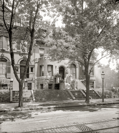 Photo showing: Rooms on F Street -- Washington, D.C., circa 1925. The sign on Mrs. B.L. O'Leary's 2009 F Street N.W. home reads Stonestep - Rooms, Meals.
