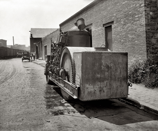 Photo showing: Road-Locomotive -- Crawford Paving Co. Barber steamroller circa 1925 in Washington, D.C.