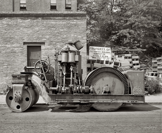 Photo showing: Barber Steamroller -- Crawford Paving Co. Barber steamroller circa 1925 in Washington, D.C.