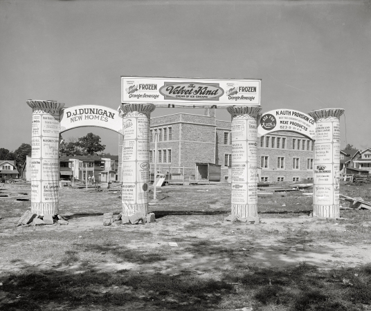 Photo showing: Portal of Paper -- Washington circa 1925. The semi-legible caption on this glass negative has been transcribed as St. Gabriel's [...] fete.