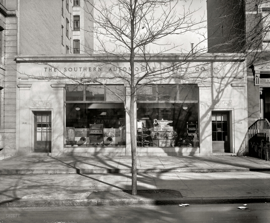 Photo showing: Gift Ideas -- Washington circa 1924. Southern Auto Supply Co.