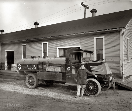 Photo showing: Texaco Tanker -- Washington, D.C., circa 1925. Texas Co. Ace truck.