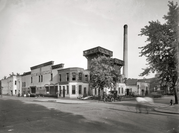 Photo showing: Home Ice -- Circa 1915. The Home Ice Co. plant at 12th and V streets N.W. in Washington.