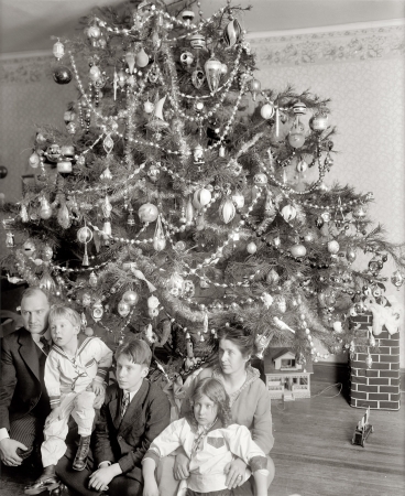 Photo showing: Christmas in July -- Raymond Dickey. Christmas 1915.