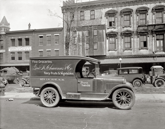 Photo showing: Fancy Fruits: 1925 -- Washington, D.C., circa 1925. Semmes Motor Co. George K. Chaconas & Co. truck.