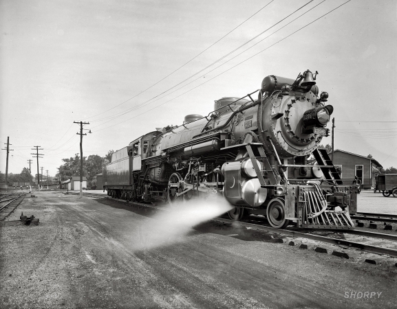 Photo showing: Locomotive Leviathan -- Southern R.R. Co. Crescent Locomotive 1396 near Washington, D.C., 1926.