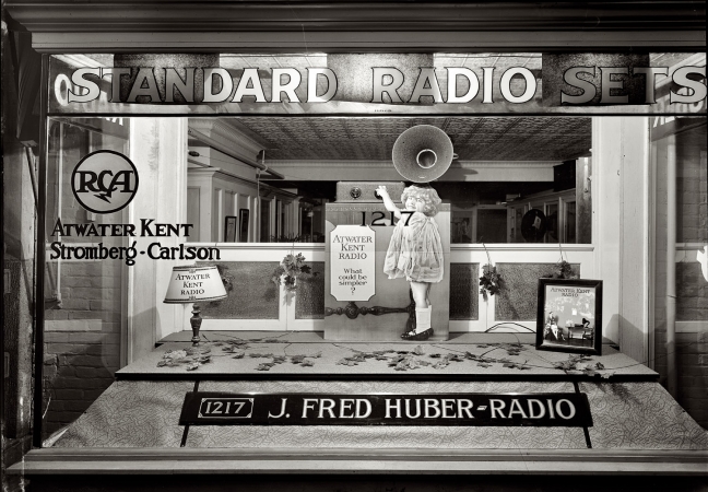 Photo showing: Fred Huber Radio -- J. Fred Huber Radio window, 1217 H Street NW in Washington circa 1926.