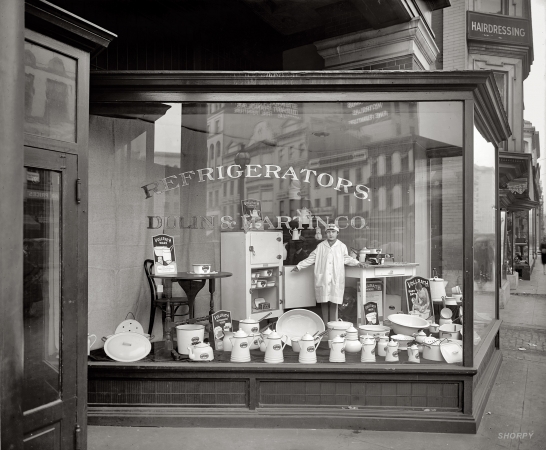 Photo showing: Vintage Fridge -- Washington, D.C., circa 1923. Dulin & Martin window refrigerator display.