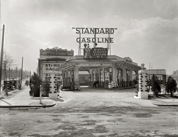 Photo showing: Minute Service No. 2 -- Washington, D.C., circa 1926. Minute Service Station, Georgia Avenue N.W.  