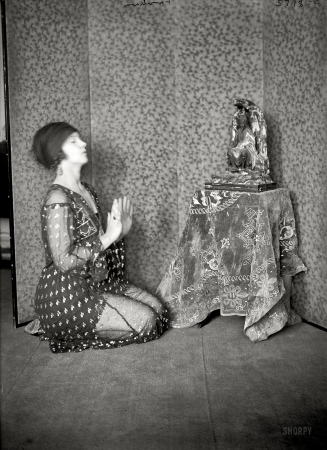 Photo showing: Cult Figure -- New York circa 1922. Farraham worshiping.