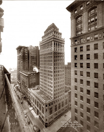 Photo showing: Madison Avenue: 1916 -- New York, 1916. Heckscher Building at 50 East 42nd Street and Madison Avenue. 