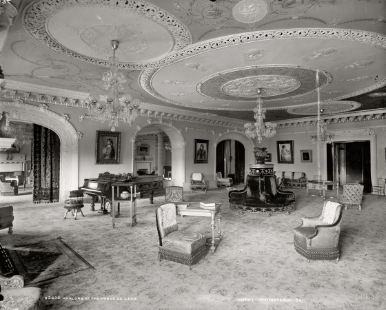 Photo showing: Parlor Pieces -- St. Augustine, Florida, circa 1890. Parlors of the Ponce de Leon Hotel.