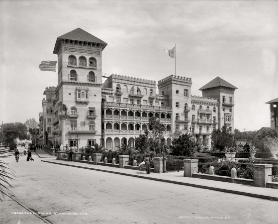Photo showing: The Cordova -- 8x10 dry-plate glass negative by William Henry Jackson.