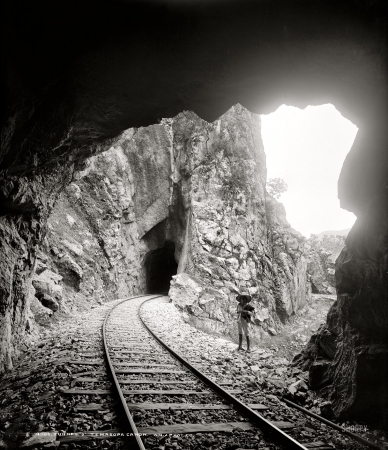 Photo showing: Tamasopo Canyon Tunnel -- San Luis Potosi, Mexico, 1890s.