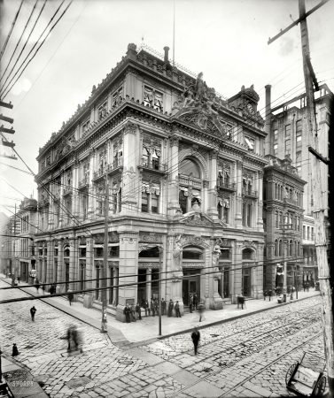 Photo showing: Cotton Exchange -- New Orleans circa 1900.