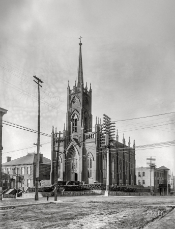 Photo showing: Holy Crossbar -- Vicksburg, Mississippi, circa 1901. St. Paul's Catholic Church, Crawford and Walnut Streets.