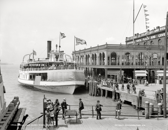 Photo showing: Belle Isle Ferry -- Detroit circa 1905. The steamer Garland at the dock.