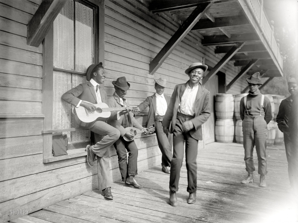 Photo showing: Waiting for the Sunday Boat -- Florida circa 1902.