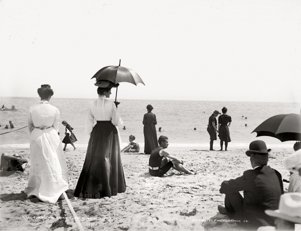Photo showing: Sun Block -- Palm Beach, Florida circa 1905.