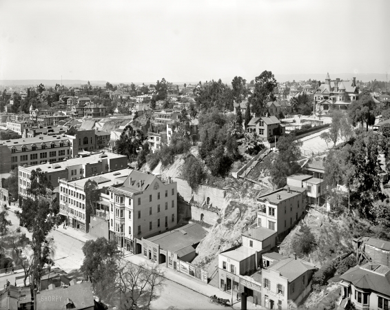 Photo showing: A Clear Day in L.A. -- General view, Los Angeles, circa 1899.