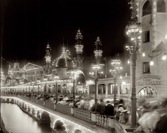 Photo showing: Luna Park at Night -- Coney Island circa 1905.