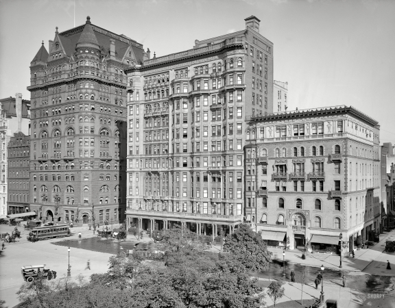 Photo showing: Netherland and Savoy -- New York circa 1905. Hotels Netherland and Savoy, Fifth Avenue and East 58th.