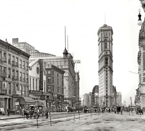 Photo showing: Longacre Square -- New York circa 1904. Soon to be renamed Times Square after the recently completed New York Times tower seen here.