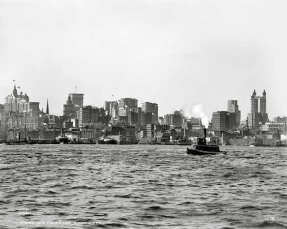 Photo showing: East River -- New York from East River, circa 1900.