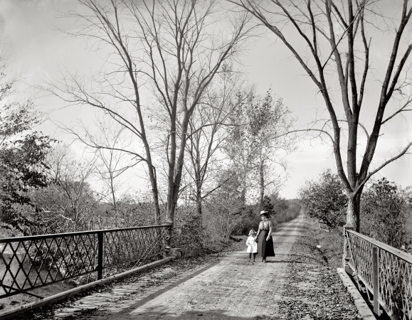 Photo showing: Turn of the Century Stroll -- New Jersey circa 1900. Mine Brook Road, Far Hills.