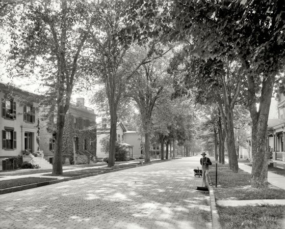 Photo showing: Ithaca, New York -- Greene Street, circa 1900.