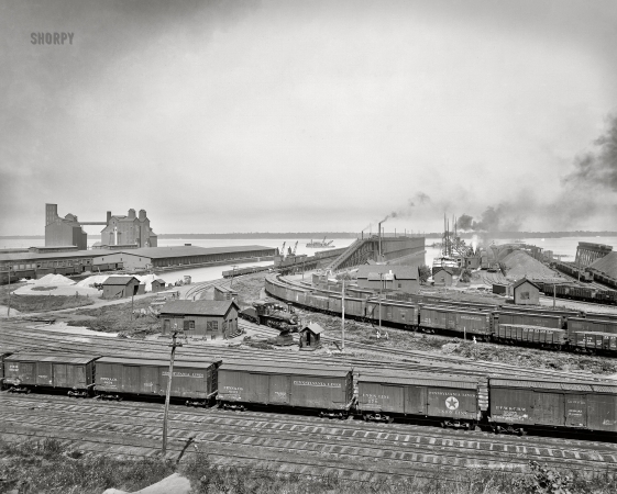 Photo showing: Anchor Line Docks -- Erie, Pennsylvania, circa 1900. Anchor Line docks and Penna. R.R. coal & ore docks.