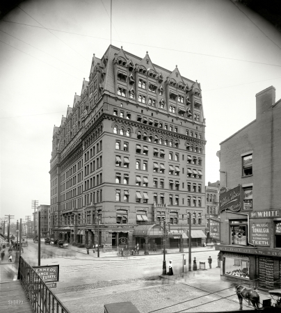 Photo showing: Hotel Iroquois: 1900 -- Buffalo, New York 1900.