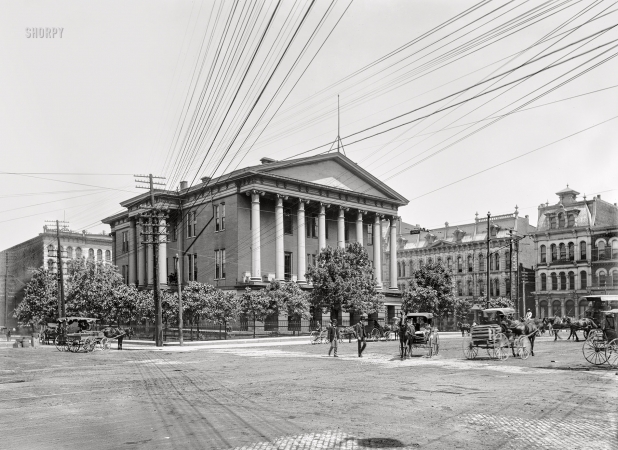Photo showing: Nashville: 1900 -- Nashville, Tennessee. Courthouse and Public Square.