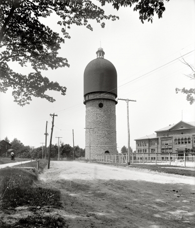 Photo showing: The Remarkable Tower -- Ypsilanti, Michigan, circa 1900. Water tower. 