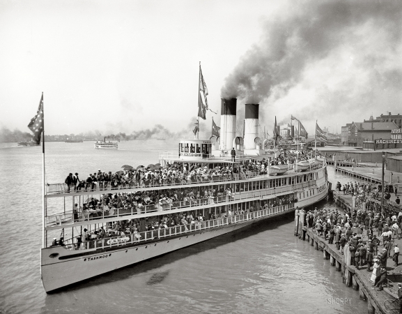 Photo showing: Tashmoo Excursion -- Steamer Tashmoo leaving wharf, Detroit circa 1901. 