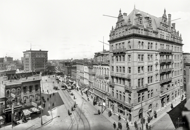 Photo showing: Hotel Ste. Claire -- Detroit circa 1906. Hotel Ste. Claire, Randolph and Monroe streets.