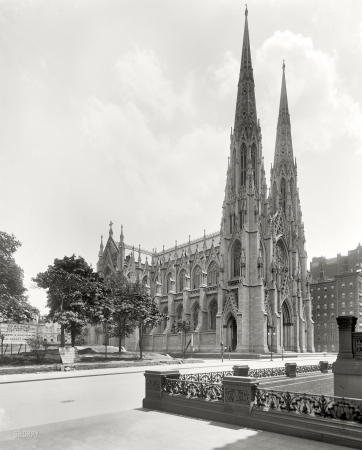 Photo showing: St. Patricks Cathedral -- New York circa 1905.
