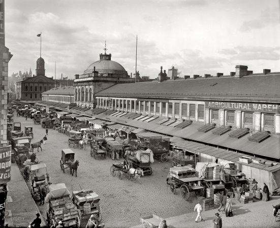 Photo showing: Boston Market -- Boston, Massachusetts, circa 1904. Quincy Market and Faneuil Hall.