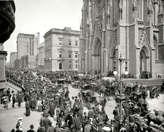 Photo showing: The Easter Parade -- New York circa 1904. Easter crowds on Fifth Avenue.