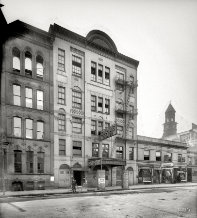 Photo showing: Campbells Empire -- Empire Theater, Detroit, circa 1904.