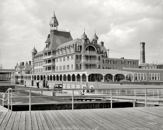 Photo showing: Hotel Windsor -- On the Boardwalk, Atlantic City, circa 1906.