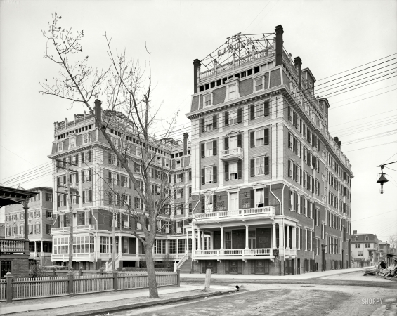 Photo showing: The Garden Hotel -- Atlantic City, circa 1904.