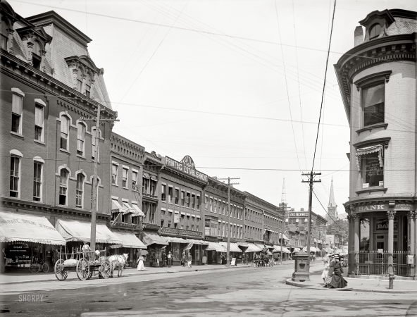 Photo showing: Rutland, Vermont -- Center Street, circa 1904.
