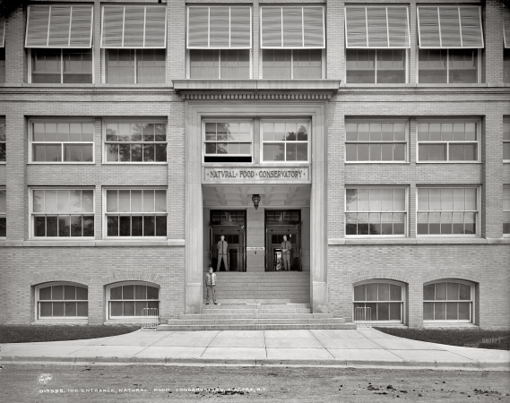 Photo showing: Natural Food Conservatory: 1906 -- Niagara Falls, New York. Breakfast food pioneer Henry Perky's Shredded Wheat factory, a.k.a. The Palace of Light.