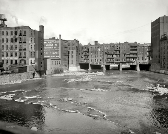 Photo showing: Ponte Vecchio -- Rochester, New York, circa 1904. Where Main Street crosses the Genesee.