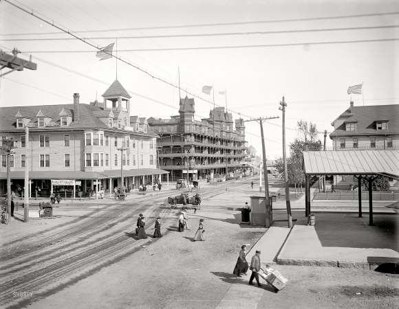 Photo showing: Old Orchard, Maine: 1904 -- Alberta and Velvet hotels. 