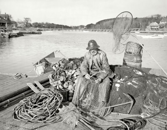 Photo showing: Networking: 1905 -- Gloucester, Massachusetts. Fisherman getting ready for a trip.