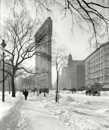 Photo showing: Snow around The Flatiron -- New York circa 1905.
