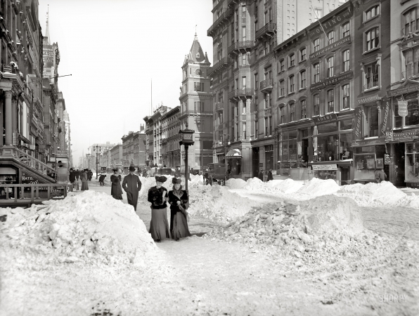 Photo showing: Frosted Fifth -- New York circa 1905. Fifth Avenue after a snow storm.